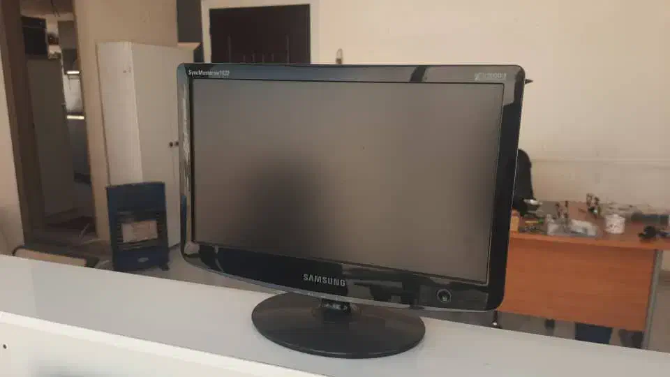 مانیتور ۱۷ و ۱۵ سامسونگ|قطعات و لوازم جانبی رایانه|کرج, گلشهر|دیوار
