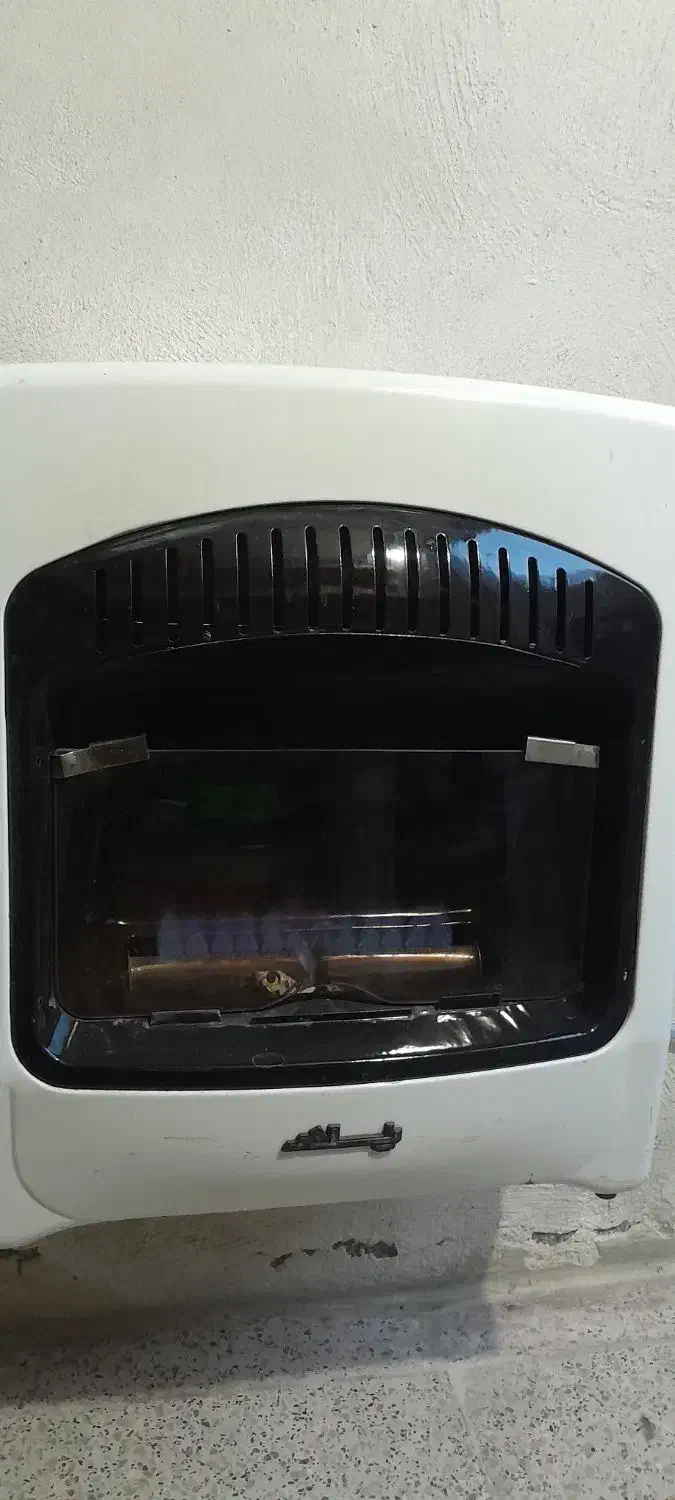 بخاری دیواری پلاربدون دود کش تمیز درحدنو|بخاری، هیتر، شومینه|تاکستان, |دیوار