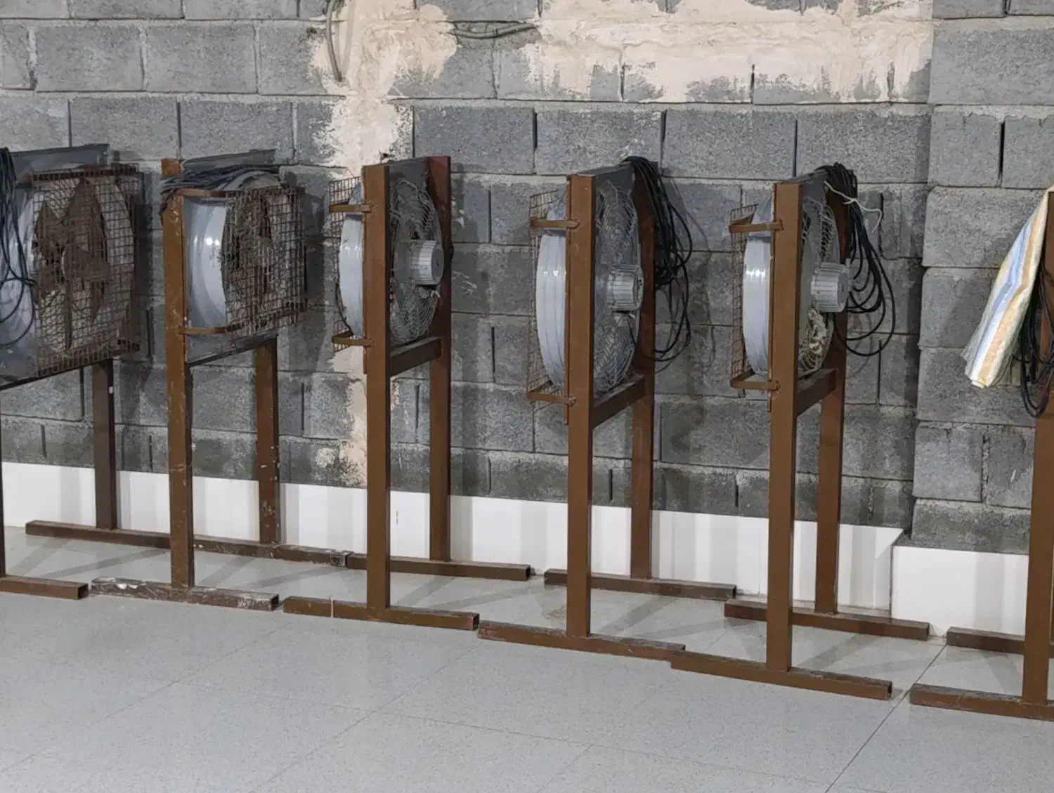 اجاره پروژکتور (نورافکن) و فن صنعتی|خدمات پذیرایی، مراسم|میناب, |دیوار