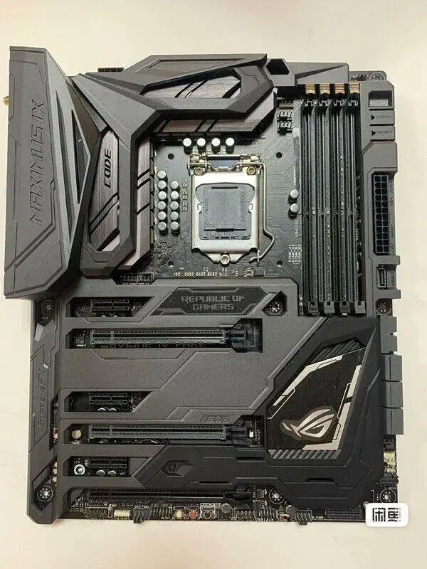 مادربورد خاص و حرفه ای ایسوس ROG MAXIMUS IX   Z270|قطعات و لوازم جانبی رایانه|قم, ارم|دیوار
