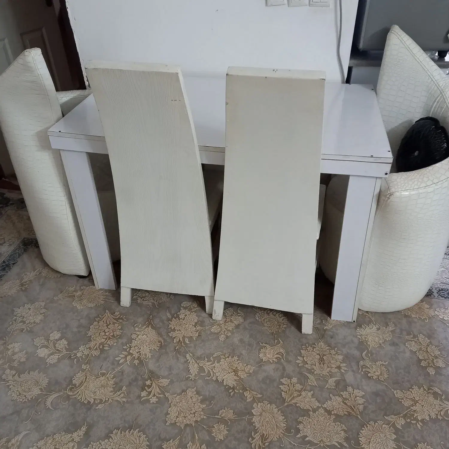 میز نهارخوری هم میشه ۴ نفره و هم ۶ نفره|میز و صندلی غذاخوری|بیرجند, |دیوار