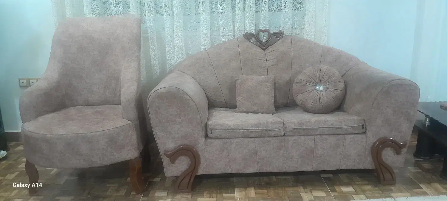 مبل مبلمان خانگی هفت نفره تازه و تمیز|مبلمان خانگی و میز عسلی|رشت, گلسار|دیوار