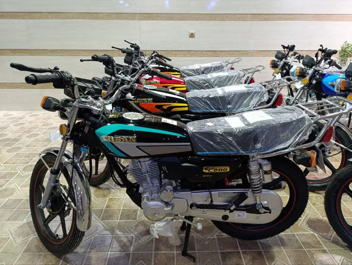 موتور۲۰۰ احسان|موتورسیکلت|یزد, |دیوار