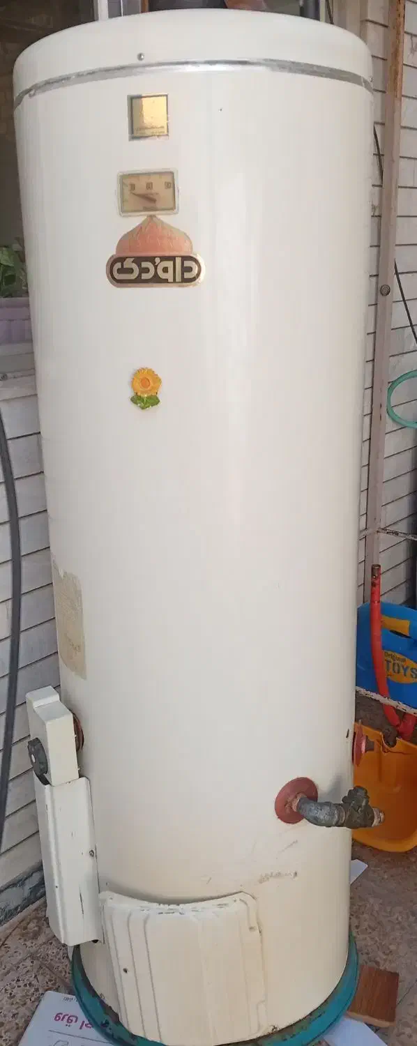 آب گرمکن در یزدانشهر|آبگرمکن، پکیج، شوفاژ|نجفآباد, یزدانشهر|دیوار