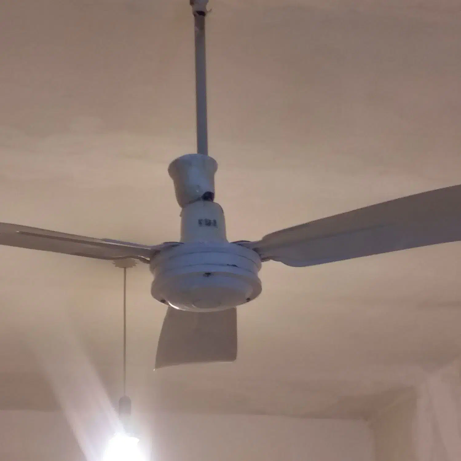 پنکه سقفی|پنکه و تصفیهکنندهٔ هوا|دورود, |دیوار