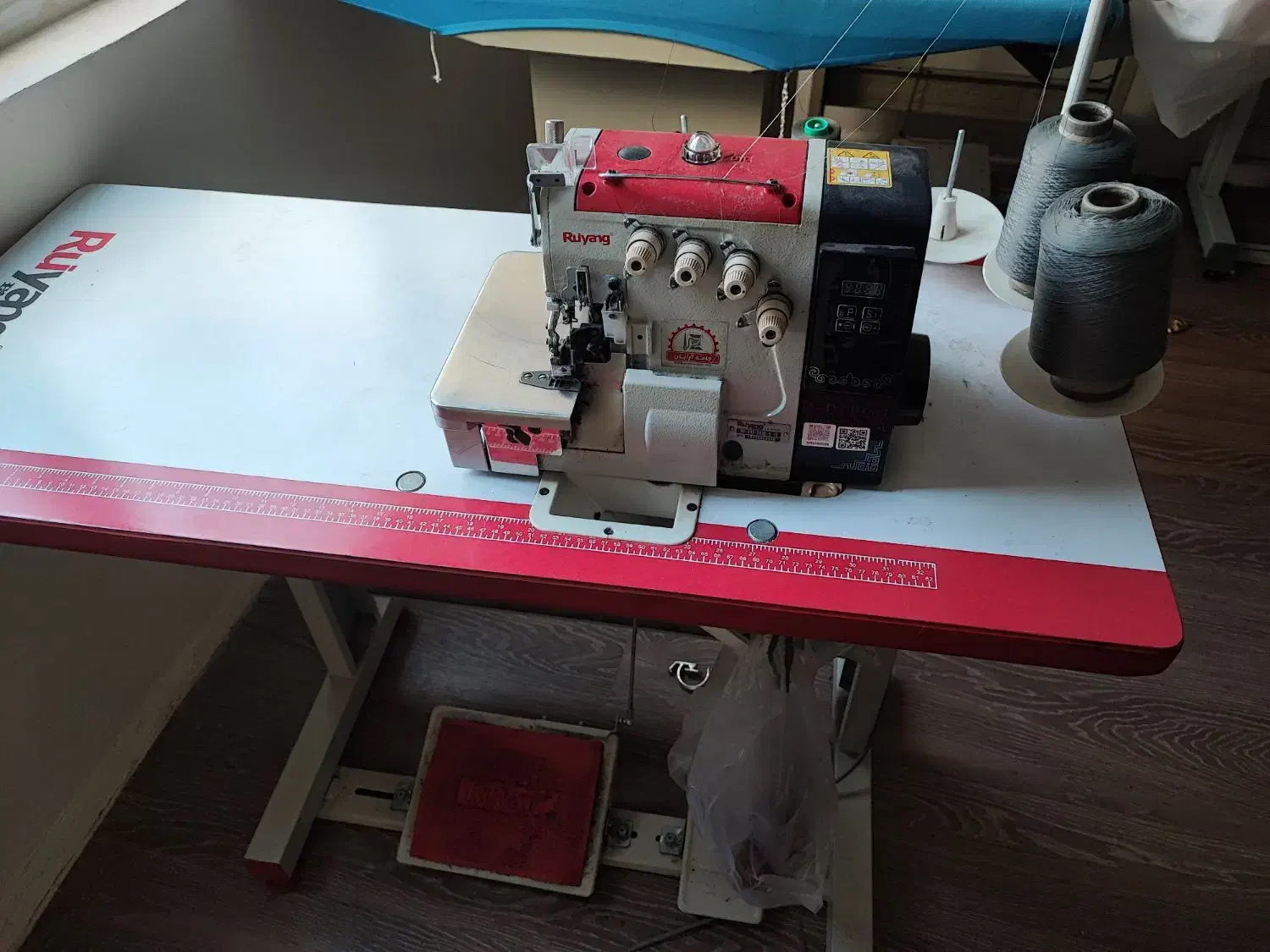 چرخ خیاطی و میز اتو و سردوز|چرخ خیاطی و ریسندگی|پرند, فاز ۴|دیوار