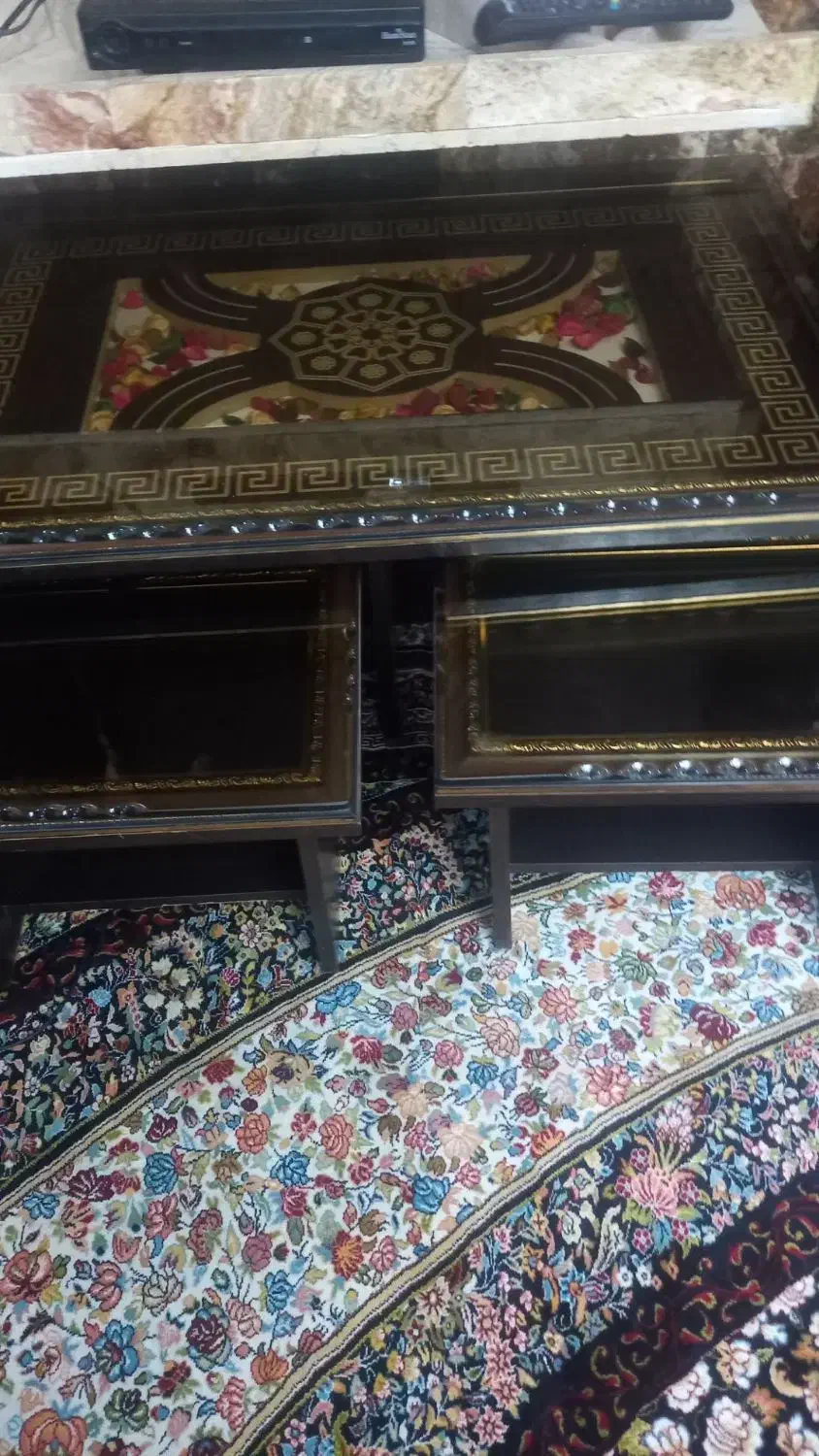 مبل ۷ نفره و ساعت ایستاده میز عسلی|مبلمان خانگی و میز عسلی|تاکستان, |دیوار