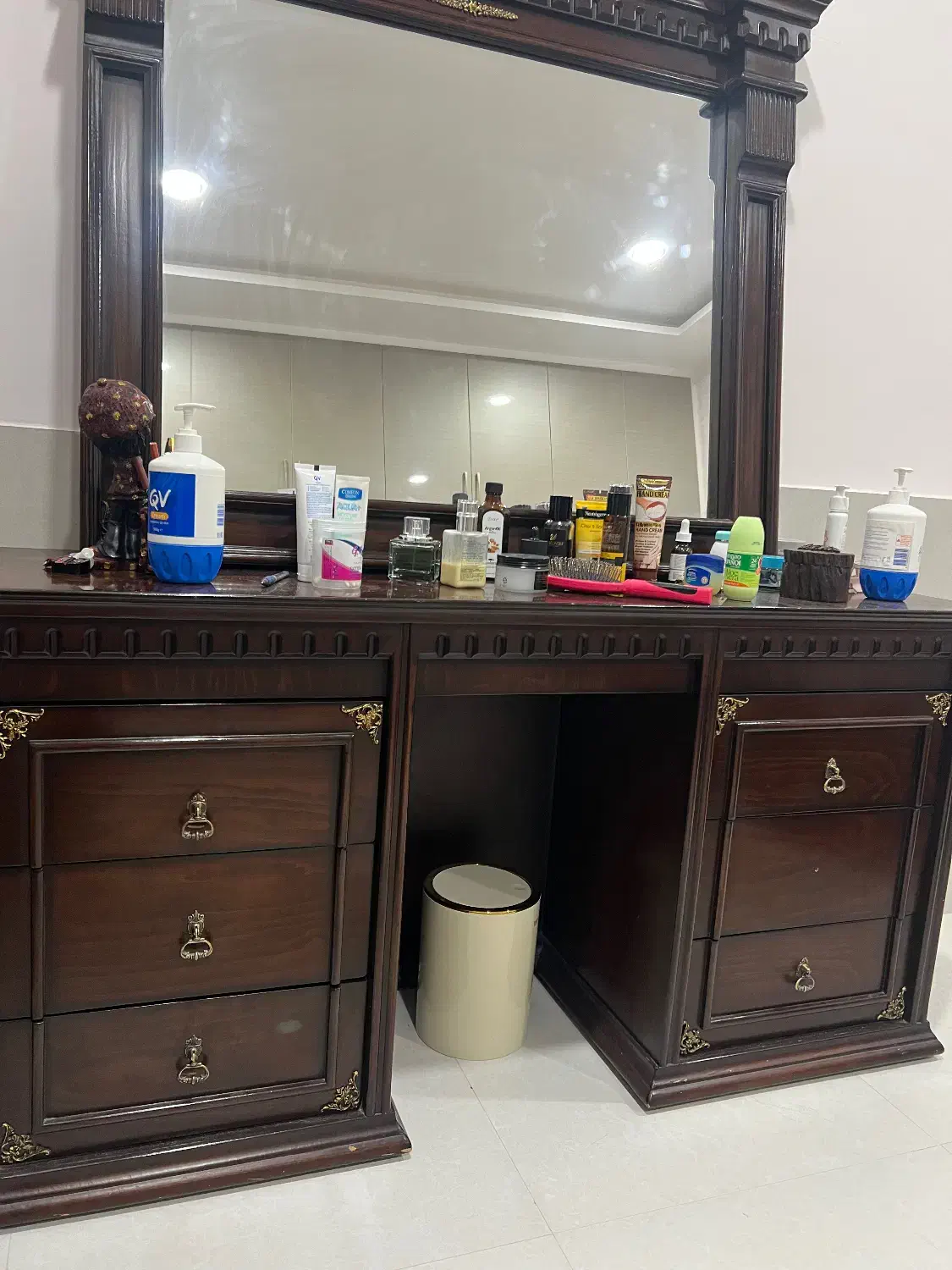 تخت خواب ۲ نفره با ۲کمد با ۲لغل تختی با میز آرایش|تخت و سرویس خواب|لامرد, |دیوار