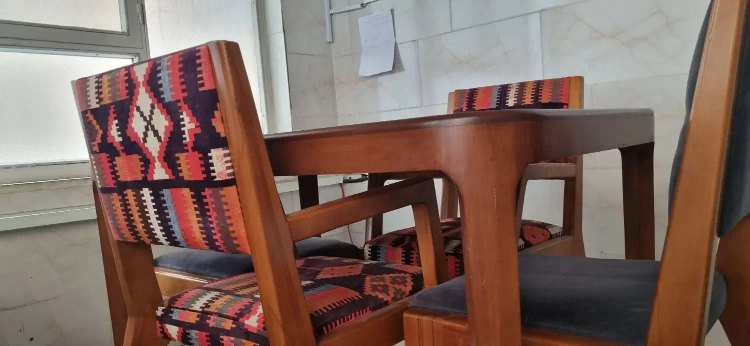 میز نهارخوری|میز و صندلی غذاخوری|تهران, فلسطین (میدان انقلاب)|دیوار