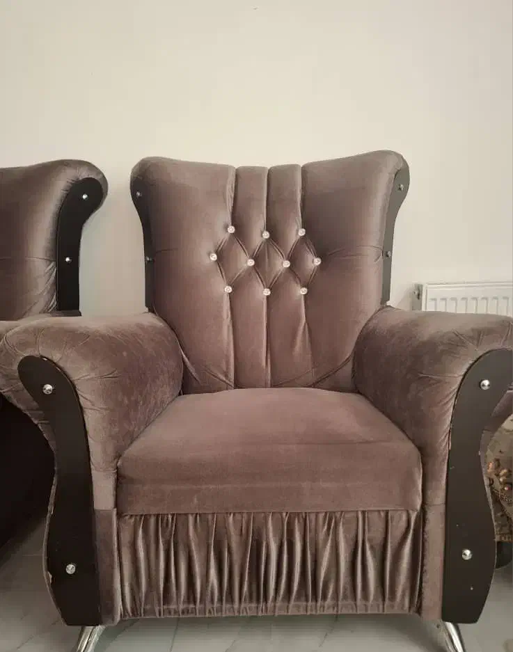 فروش مبل ۷ نفره به همراه گل میز شیشه ای|مبلمان خانگی و میز عسلی|جم, |دیوار