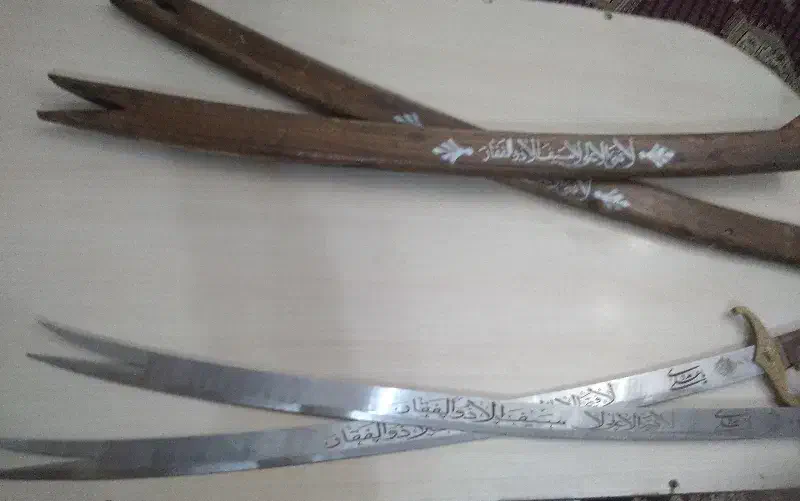 شمشیر ذوالفقار یک متری|کلکسیون اشیاء عتیقه|تبریز, |دیوار