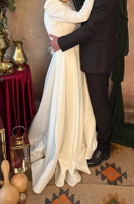 لباس نامزدی|لباس|سبزوار, باهنر|دیوار