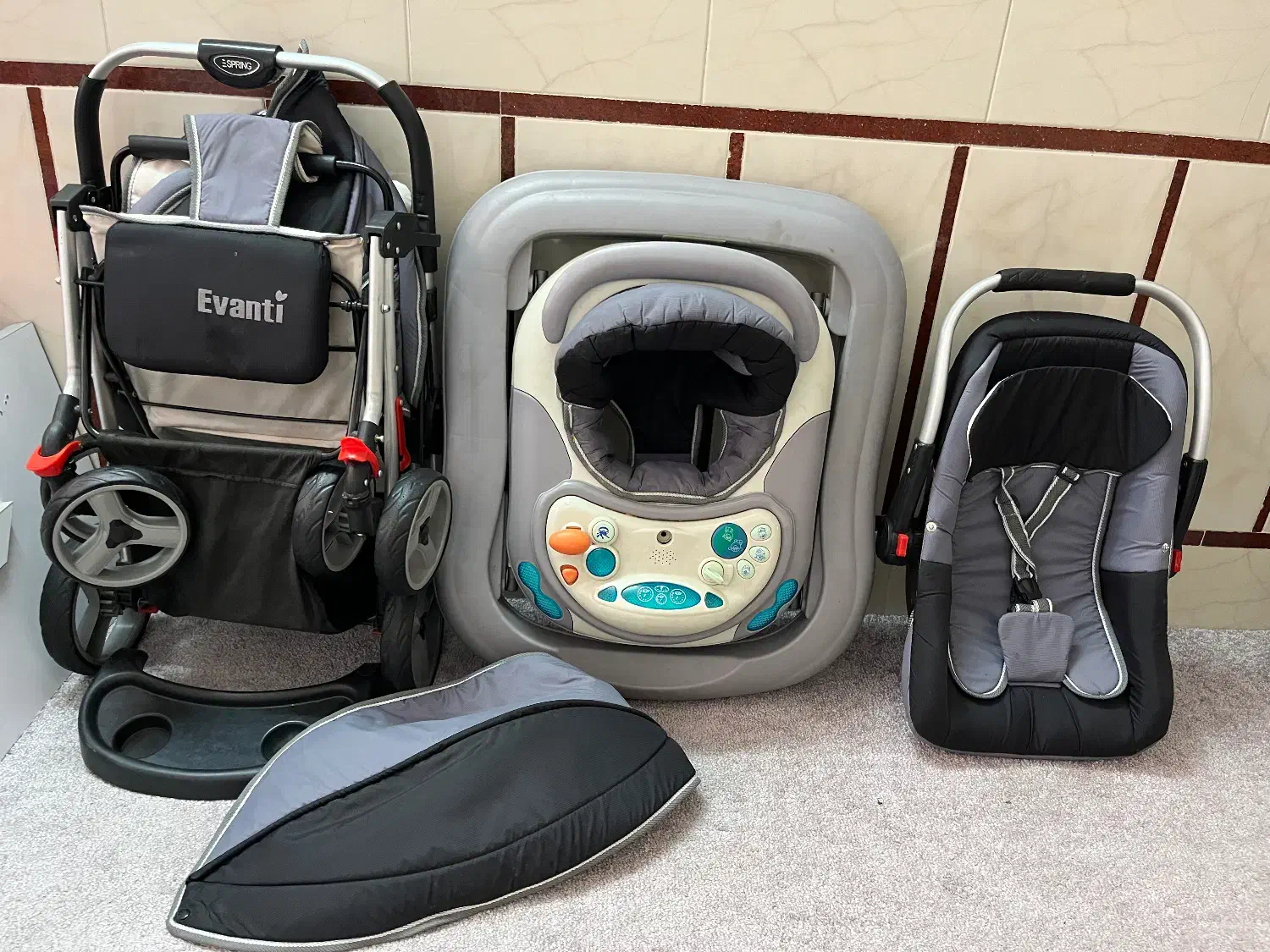 ست کالسکه و روروک و کریر|کالسکه و لوازم جانبی|قم, باجک دو|دیوار