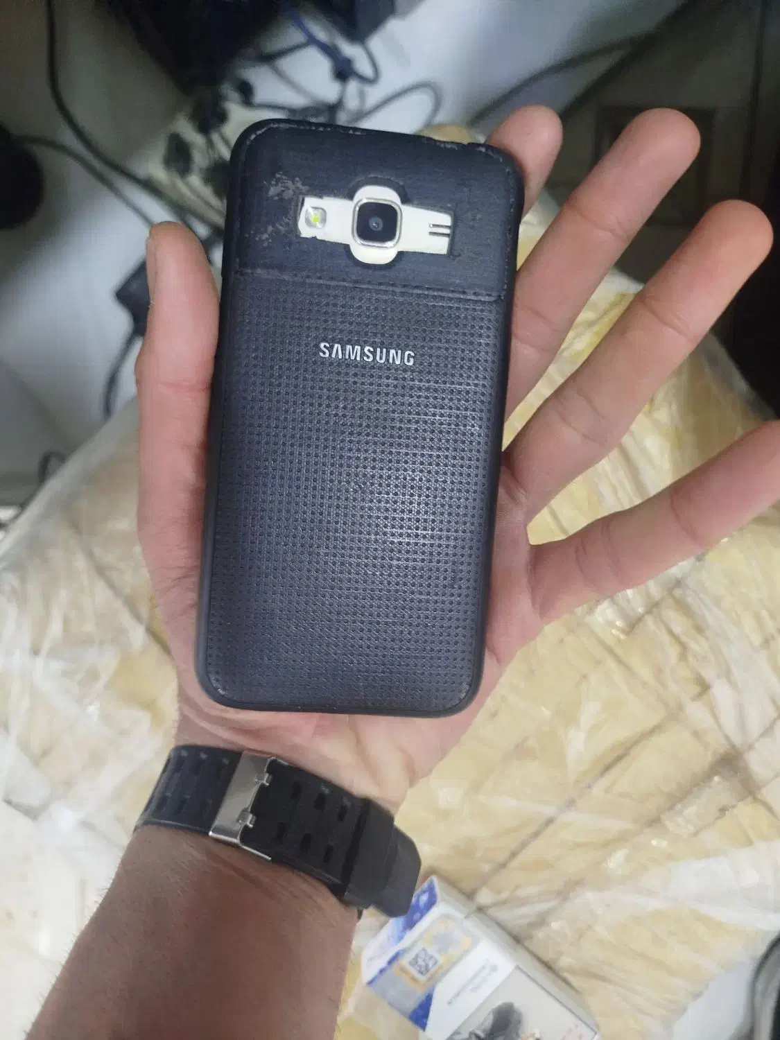 سامسنوگ j3|موبایل|بروجن, |دیوار