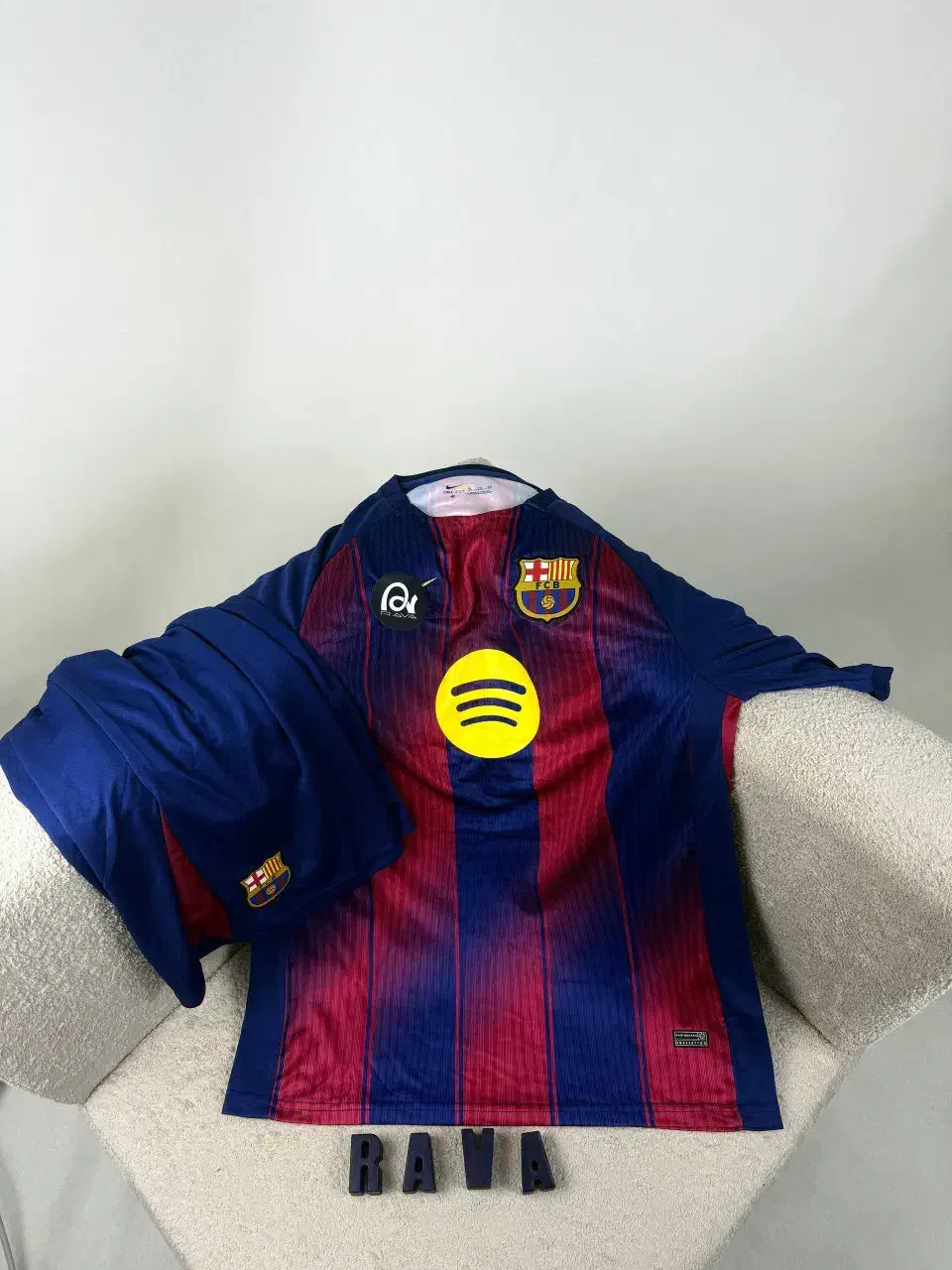 کیت تایلندی هواداری بارسلونا همراه با شورت|لباس|مشهد, تربیت (صدف)|دیوار