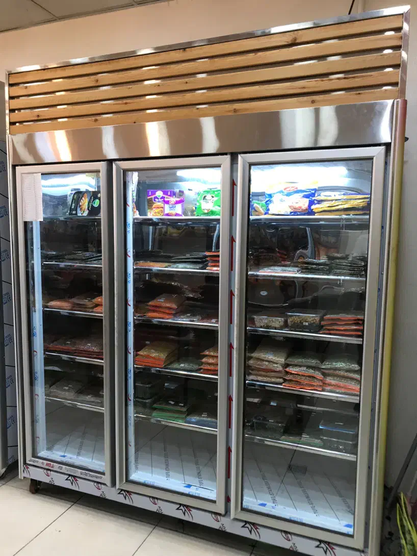 یخچال و فریزر ایستاده سه درب فروشگاهی|کافیشاپ و رستوران|تهران, نیروی هوایی (پیروزی)|دیوار