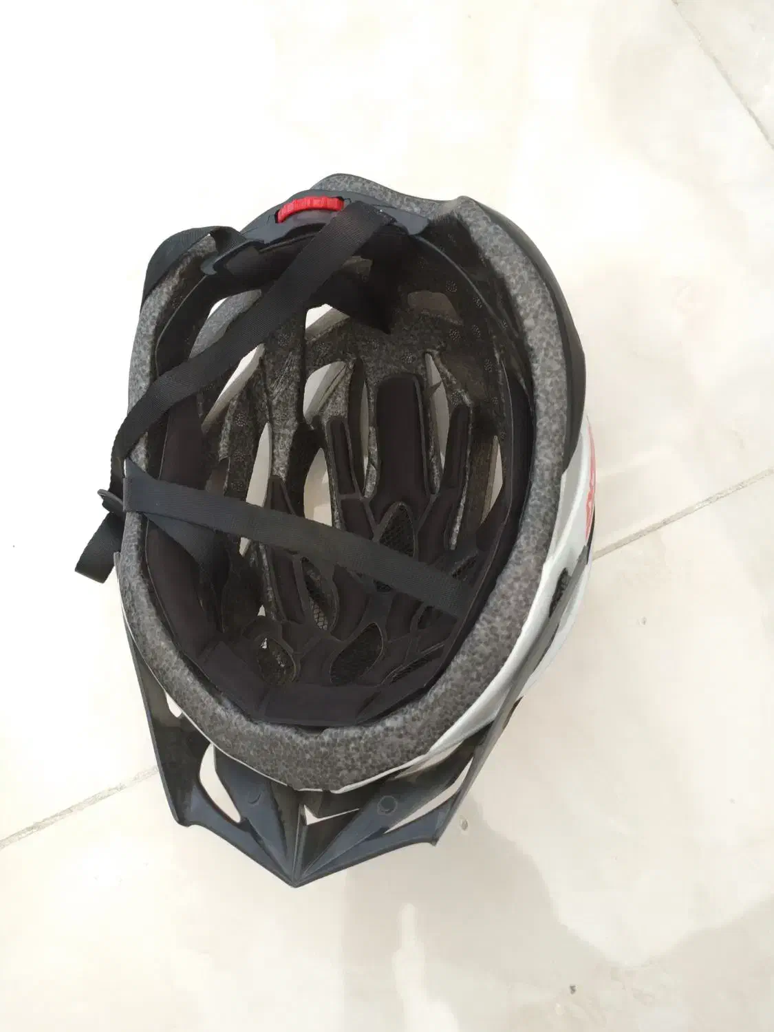 کلاه دوچرخه|دوچرخه، اسکیت، اسکوتر|تربتحیدریه, مسجد جامع|دیوار