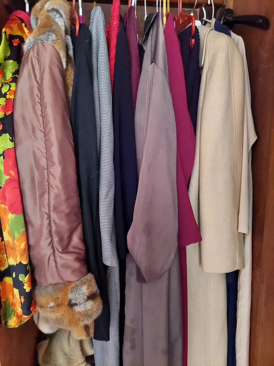 تعدادی مانتو،مانتو شلوار،پالتو،لباس وشلوار|لباس|رشت, حاجی آباد|دیوار