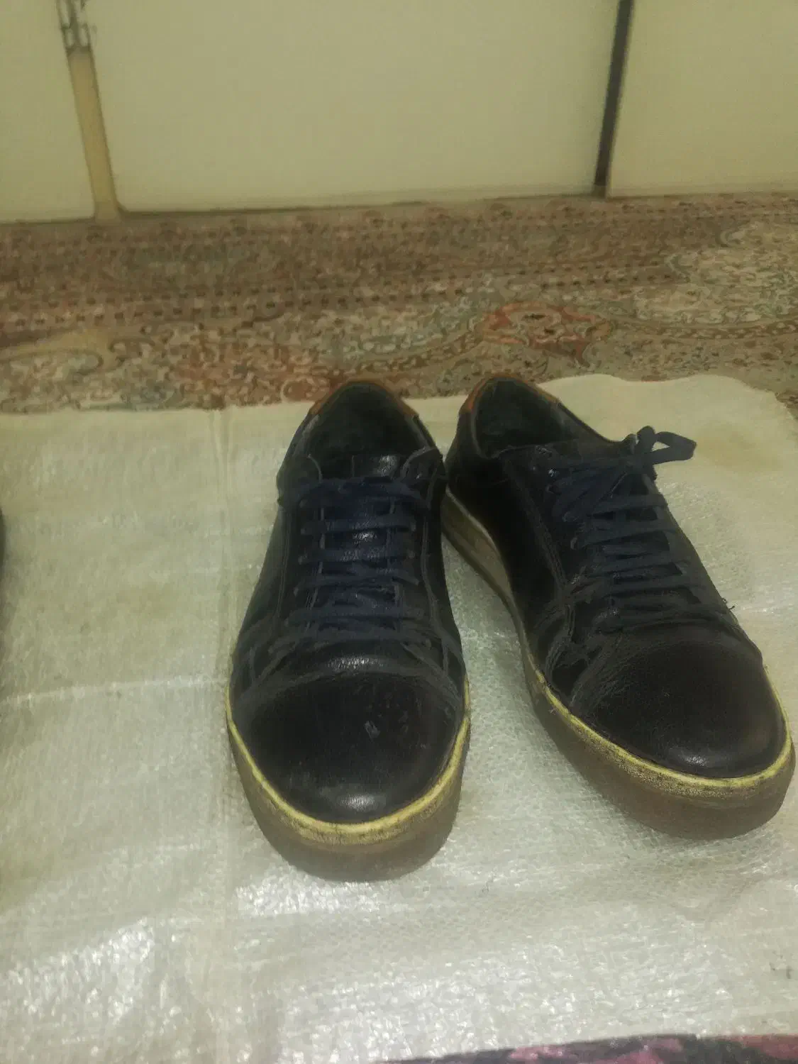 کفش چرم 41 سرمه ای کتانی ومشکلی چرم|کیف، کفش، کمربند|تهران, آشتیانی|دیوار