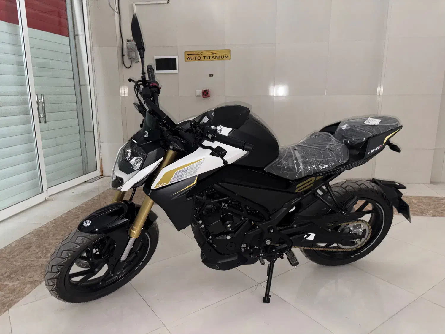 موتور سیکلت کی وی ۲۴۹ نیکران صفر کیلومتر|موتورسیکلت|قم, شهرک خودرو|دیوار