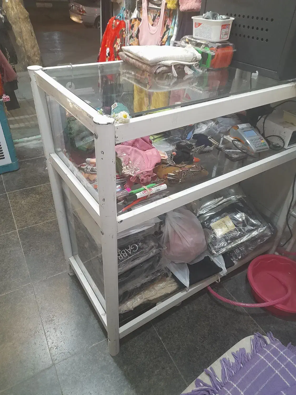 وسایل مغازه ویترین مانکن گیره چوبکار ...|فروشگاه و مغازه|کرمانشاه, |دیوار