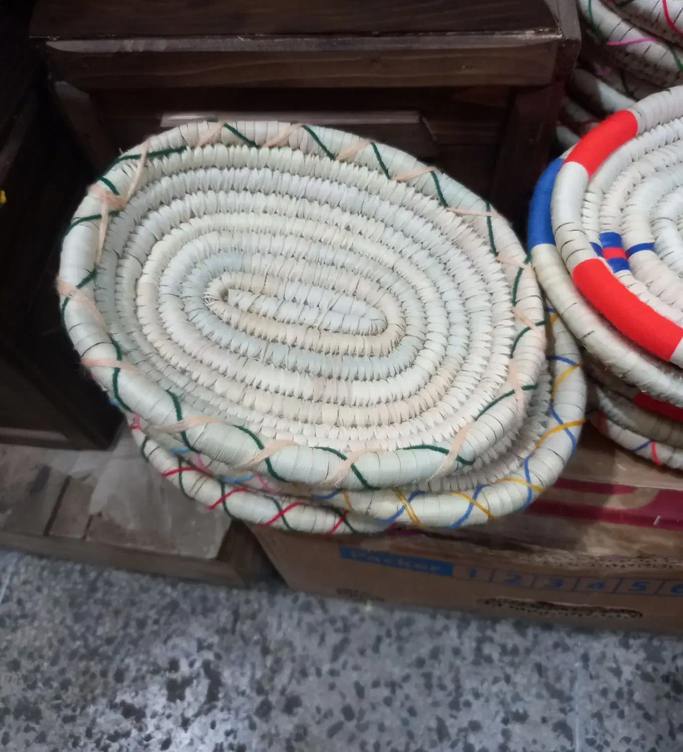 دیس بیضی، گرد و دمکن خرمایی|صنایع دستی و سایر لوازم تزئینی|رشت, پیرسرا|دیوار