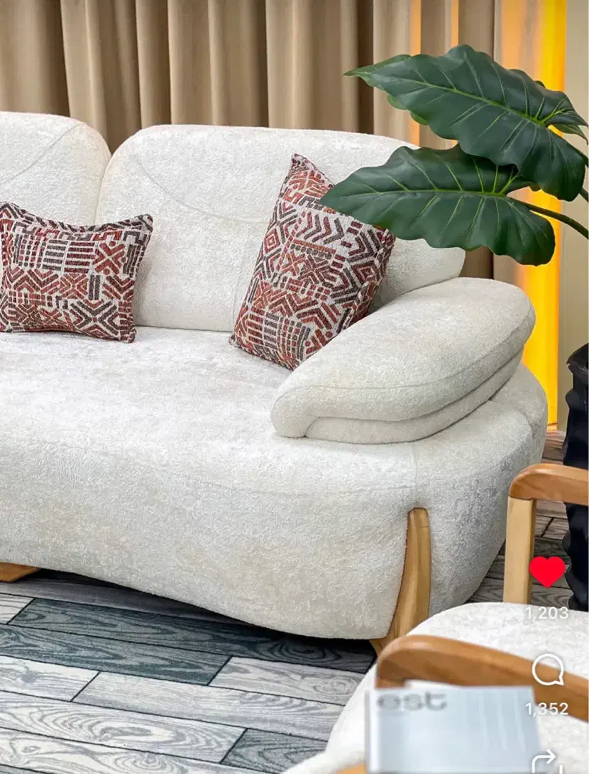 مبل مینیمال پینترسی مدل لیون شرکتی قالب اصلی|مبلمان خانگی و میز عسلی|خمینی‌شهر, |دیوار