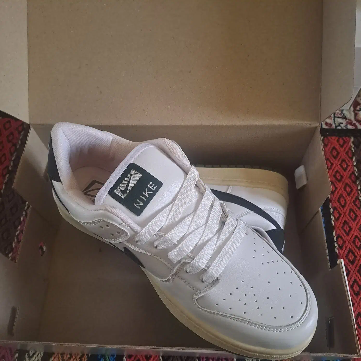 کتونی نایک حراج بعلت تک سایز|کیف، کفش، کمربند|شیراز, کوزه گری|دیوار