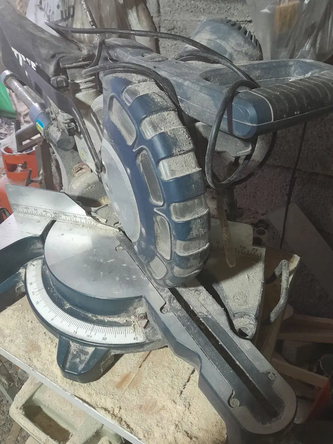 فارسی بر|ابزارآلات|سنگر, |دیوار