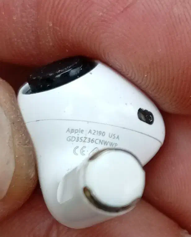 فروش فوری ۲عدد ایرپاد اپل اصلی Usa|لوازم جانبی موبایل و تبلت|داراب, |دیوار