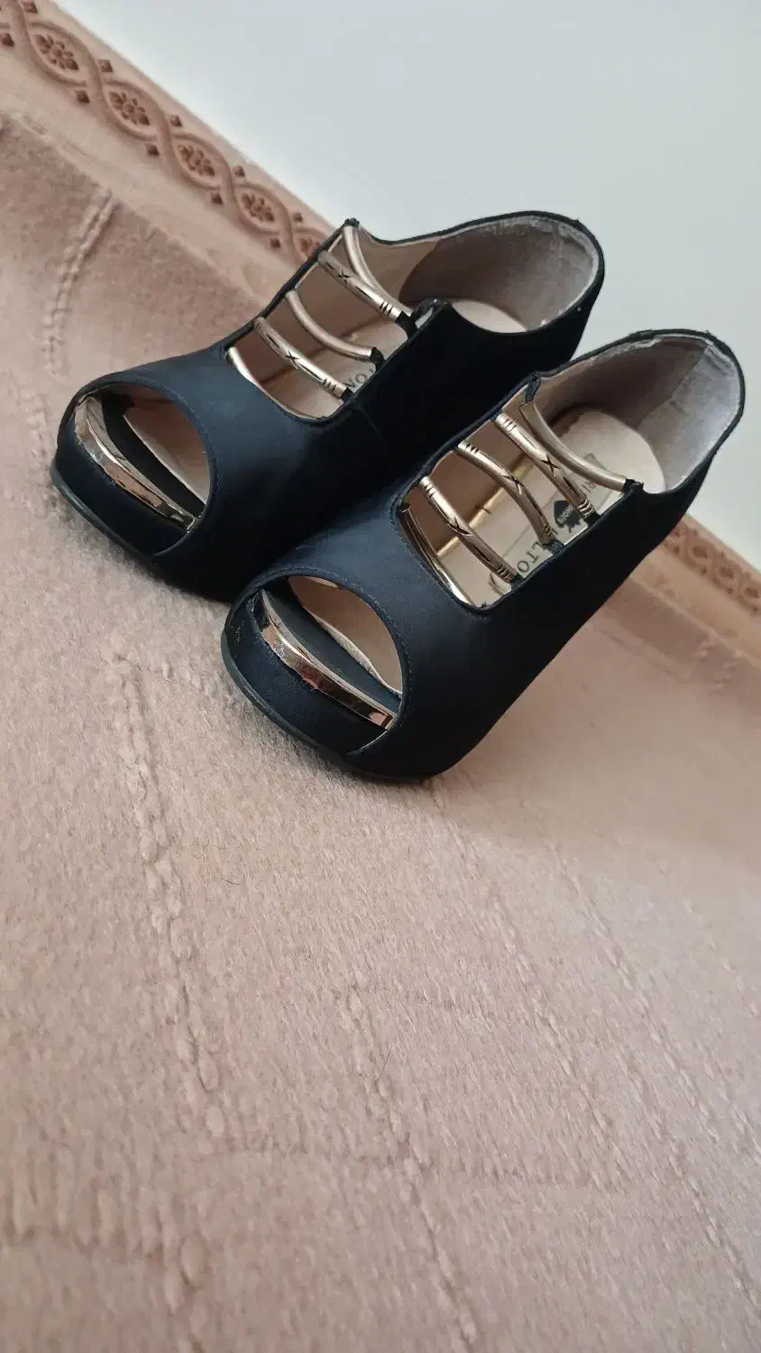 کفش مجلسی|کیف، کفش، کمربند|ابهر, |دیوار