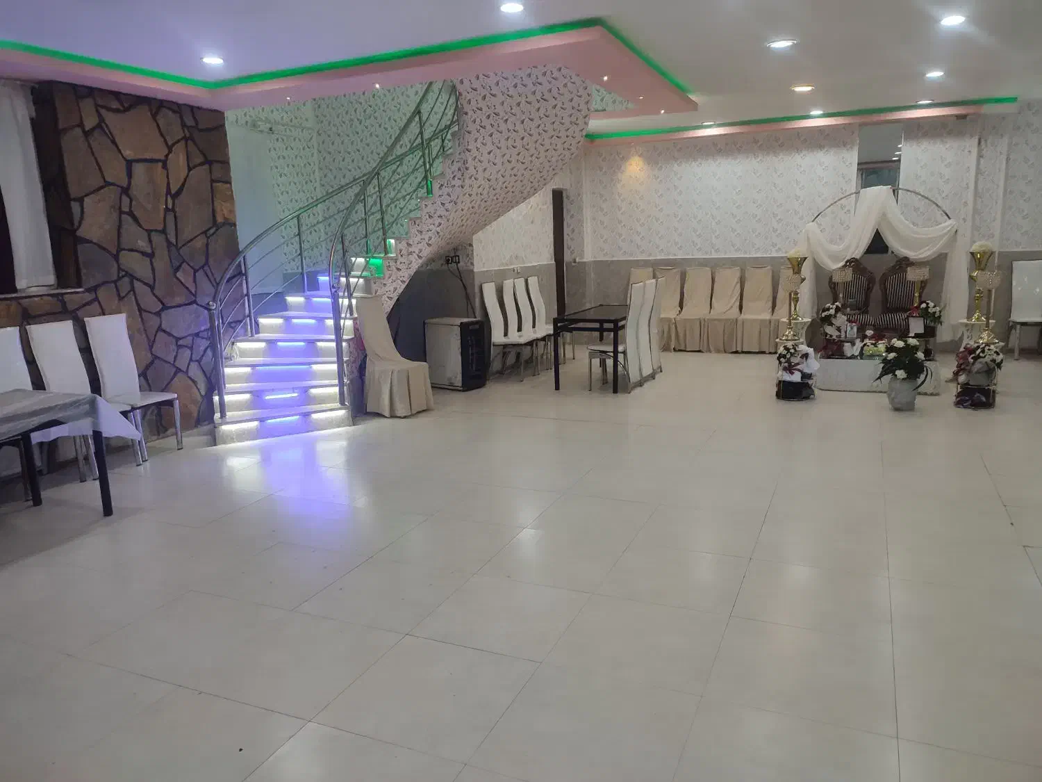 باغ ویلا جهت مهمانی های خانوادگی|خدمات پذیرایی، مراسم|کرمان, |دیوار