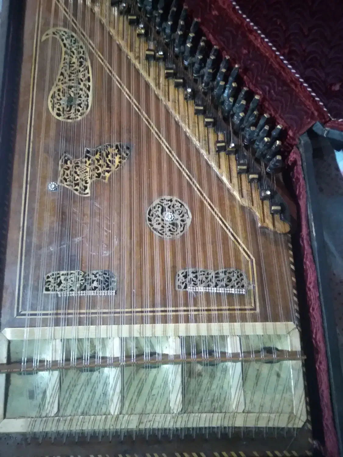 ساز قانون و تمپو|سازهای سنتی|نوشهر, |دیوار