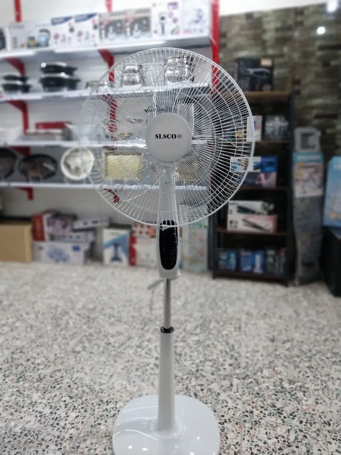 پنکه ایستاده سلسکو اک فرو.شگاه|پنکه و تصفیه‌کنندهٔ هوا|اندیمشک, |دیوار