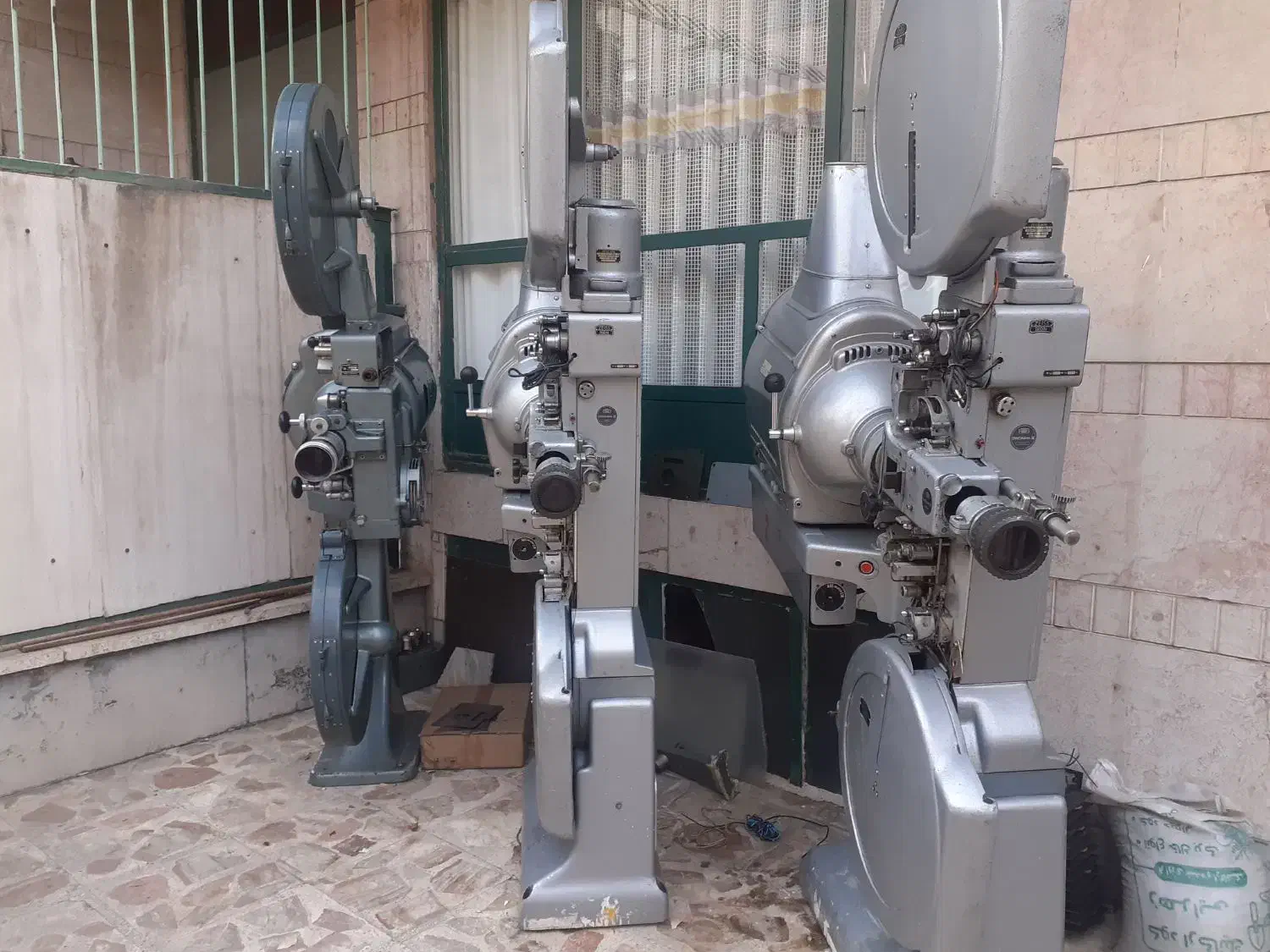 قیمت بصورت توافقی|کلکسیون اشیاء عتیقه|تهران, فردوسی|دیوار