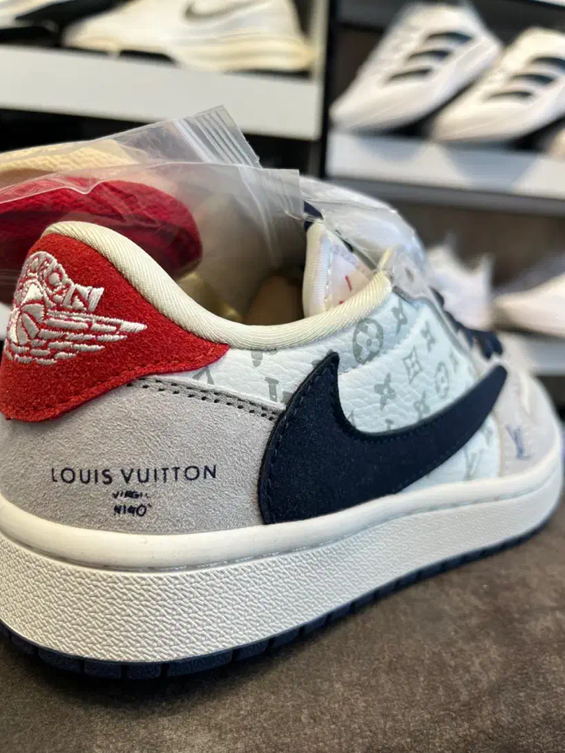 کتونی نایک جردن تراویس لویی ویتون سایز زنانه|کیف، کفش، کمربند|تهران, باشگاه نفت|دیوار