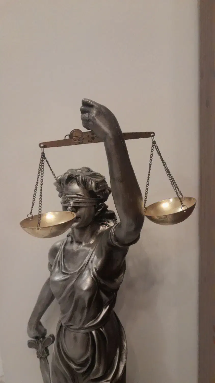 مجسمه زن نماد عدالت (Lady Justice)|مجسمه، تندیس، ماکت|تهران, تهرانسر شمالی|دیوار