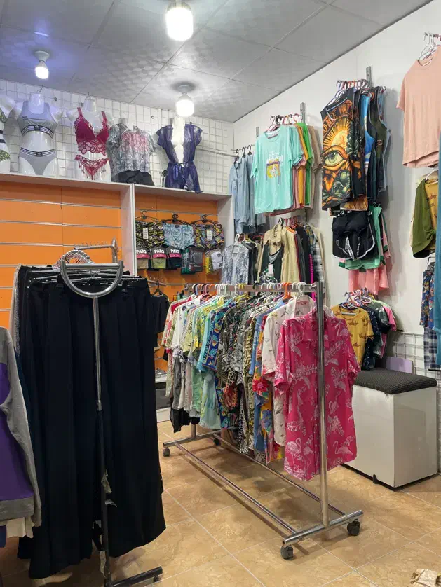 فروشنده لباس|استخدام خدمات فروشگاه و رستوران|برازجان, |دیوار