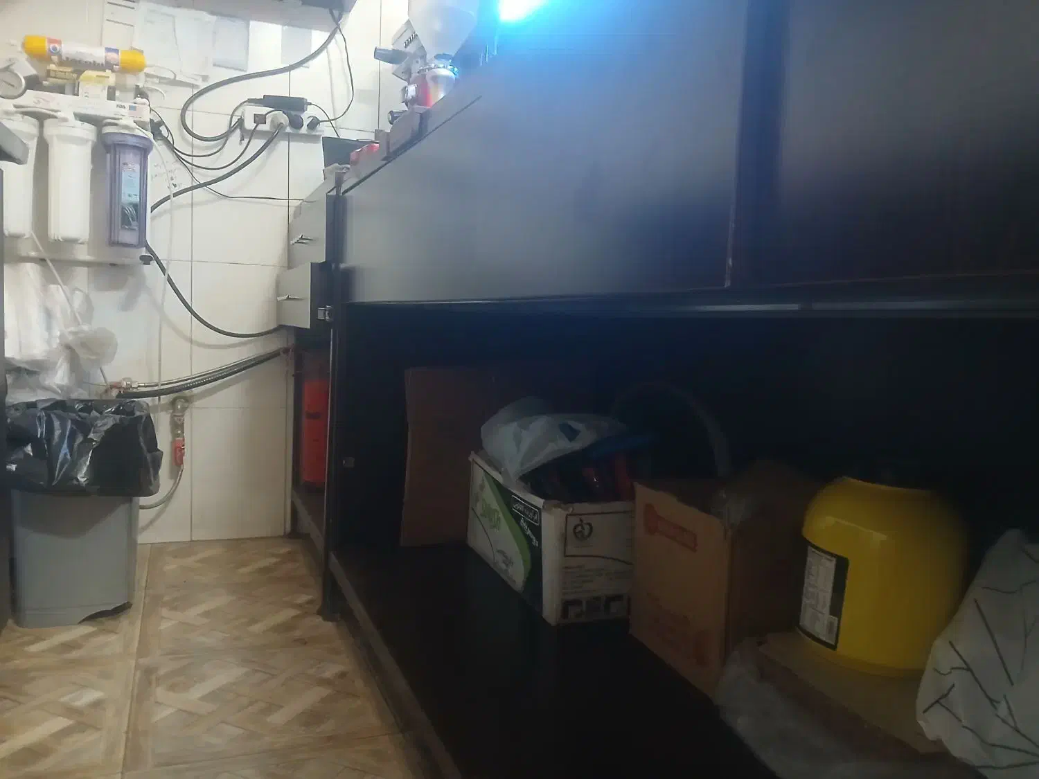 وسایل کافه|کافی‌شاپ و رستوران|شیراز, قلعه شاهزاده بیگم|دیوار