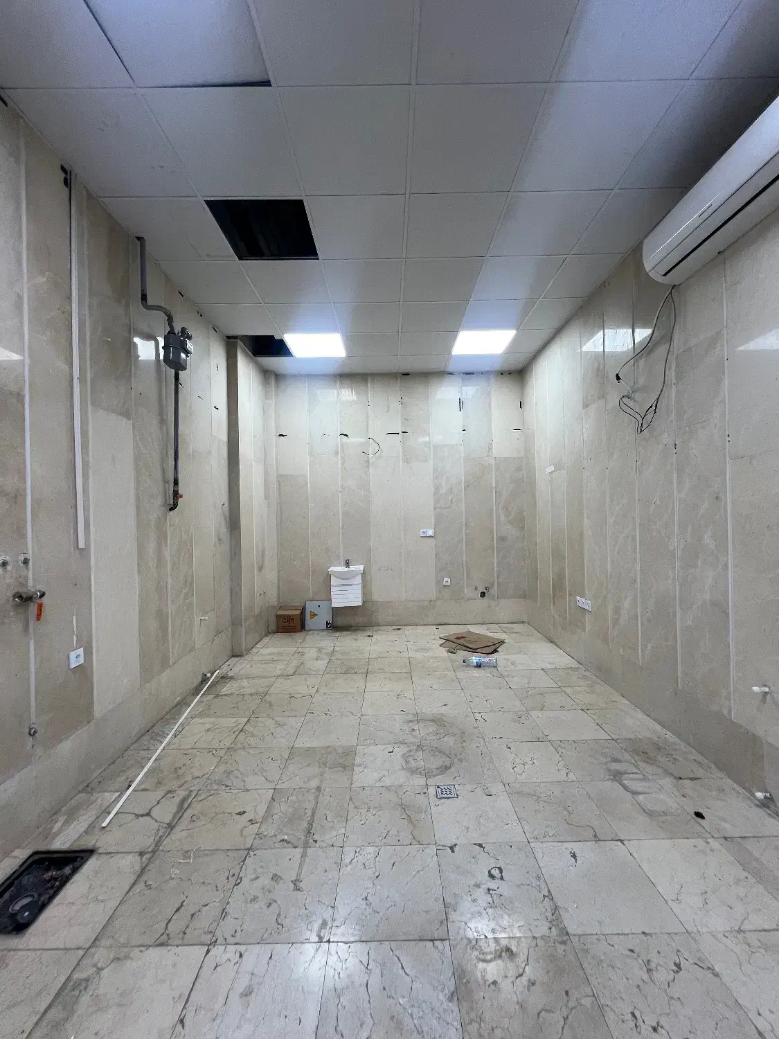 ۲۰ متر تجاری بر خیابان اصلی شرایط پرداخت ۶ ماهه|فروش مغازه و غرفه|کهریزک, |دیوار