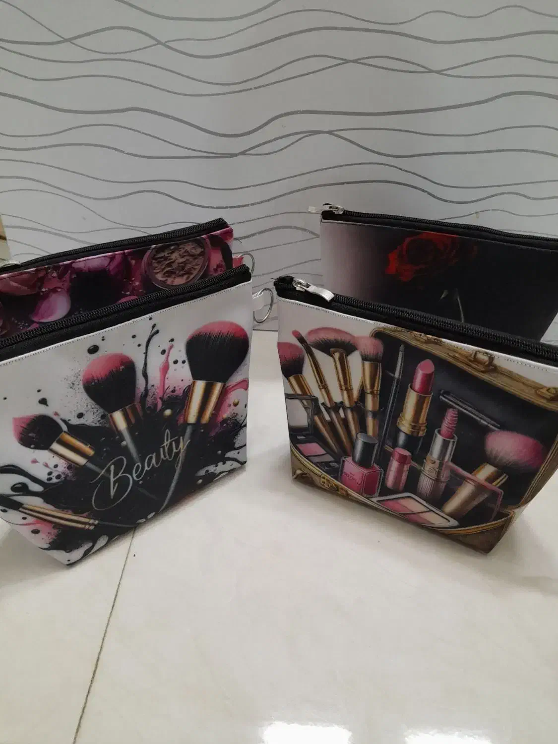 کیف آرایشی برزنتی|کیف، کفش، کمربند|کومله, |دیوار