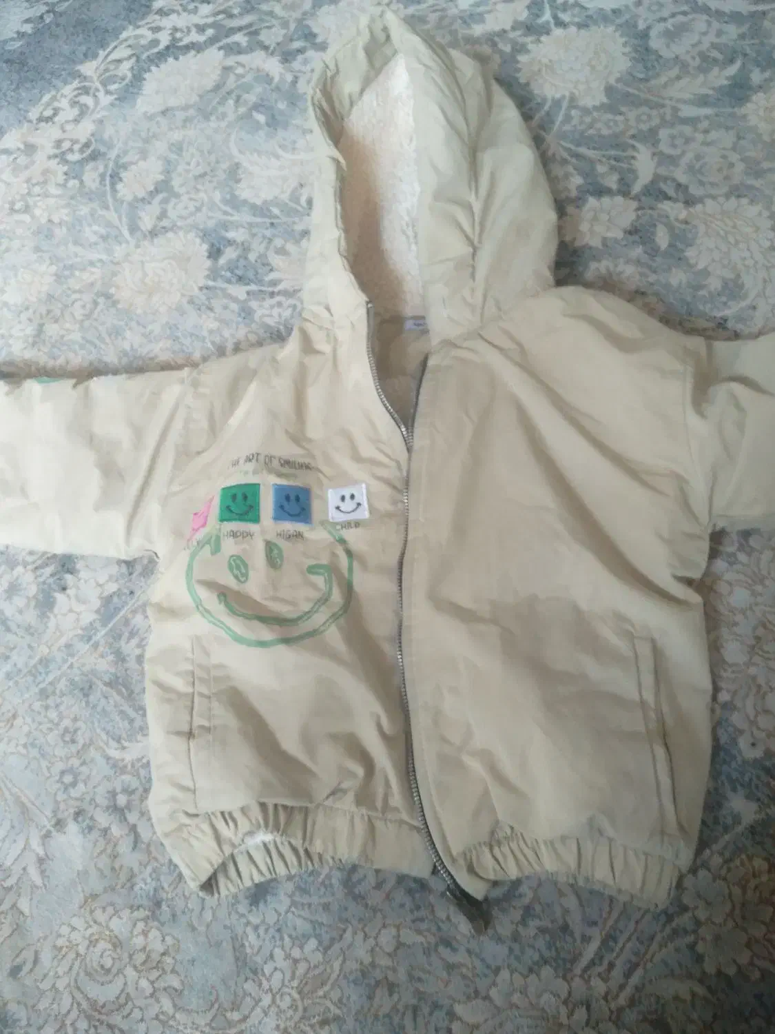 کاپشن|کفش و لباس بچه|شهرکرد, |دیوار