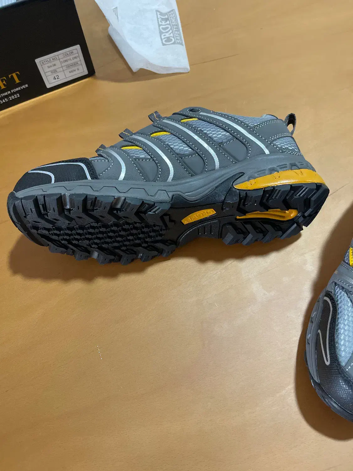 کفش ایمنی|کیف، کفش، کمربند|بندر کنگان, |دیوار