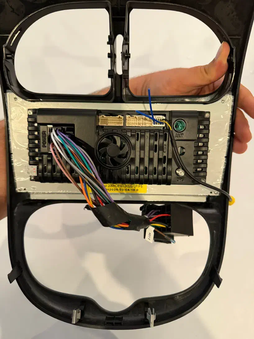 مانیتور فابریک ۲۰۶ کارپلی دار به همراه دوربین|قطعات یدکی و لوازم جانبی|اصفهان, آبشار|دیوار