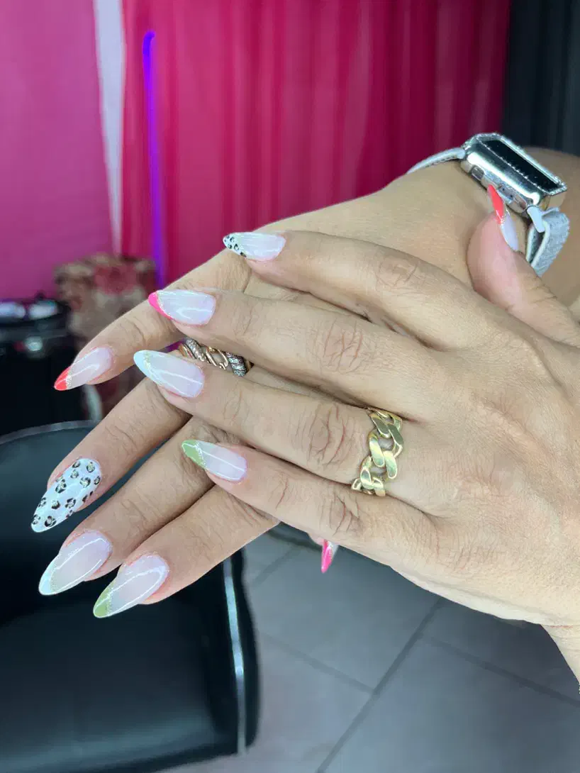 خدمات vip ناخن ترمیم ناخن پودر ژل لمینیت کاشت ناخن|خدمات آرایشگری و زیبایی|تهران, دکتر هوشیار|دیوار