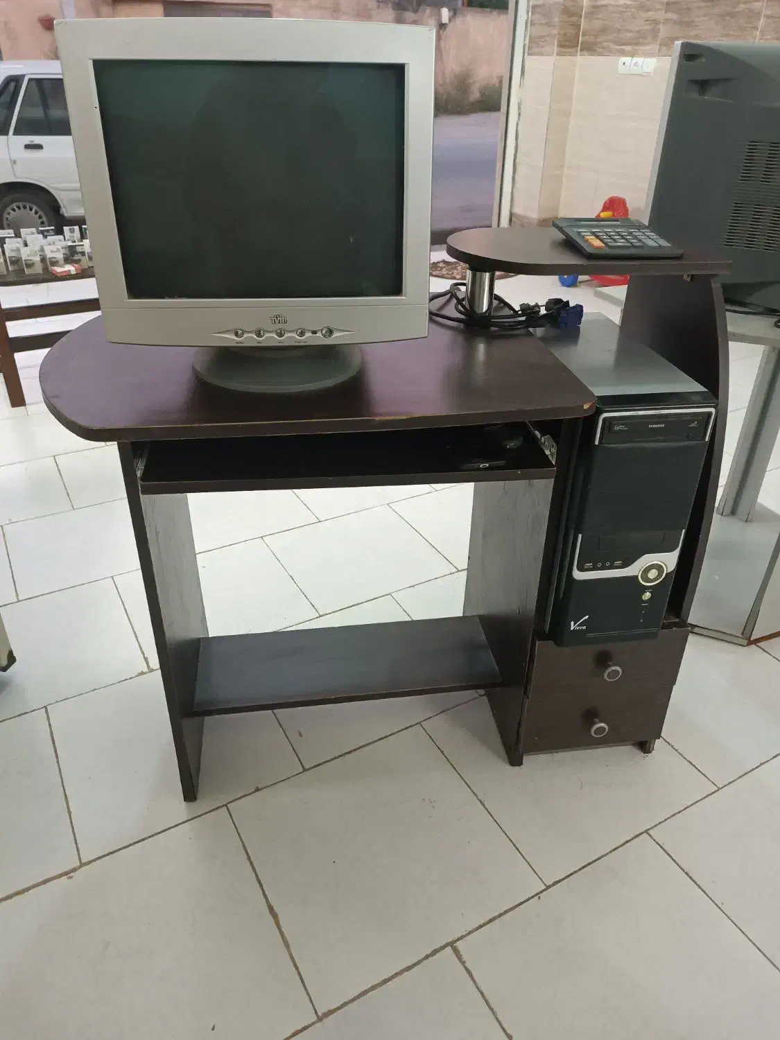 کامپیوتر به همراه میز|رایانه رومیزی|گرگان, |دیوار