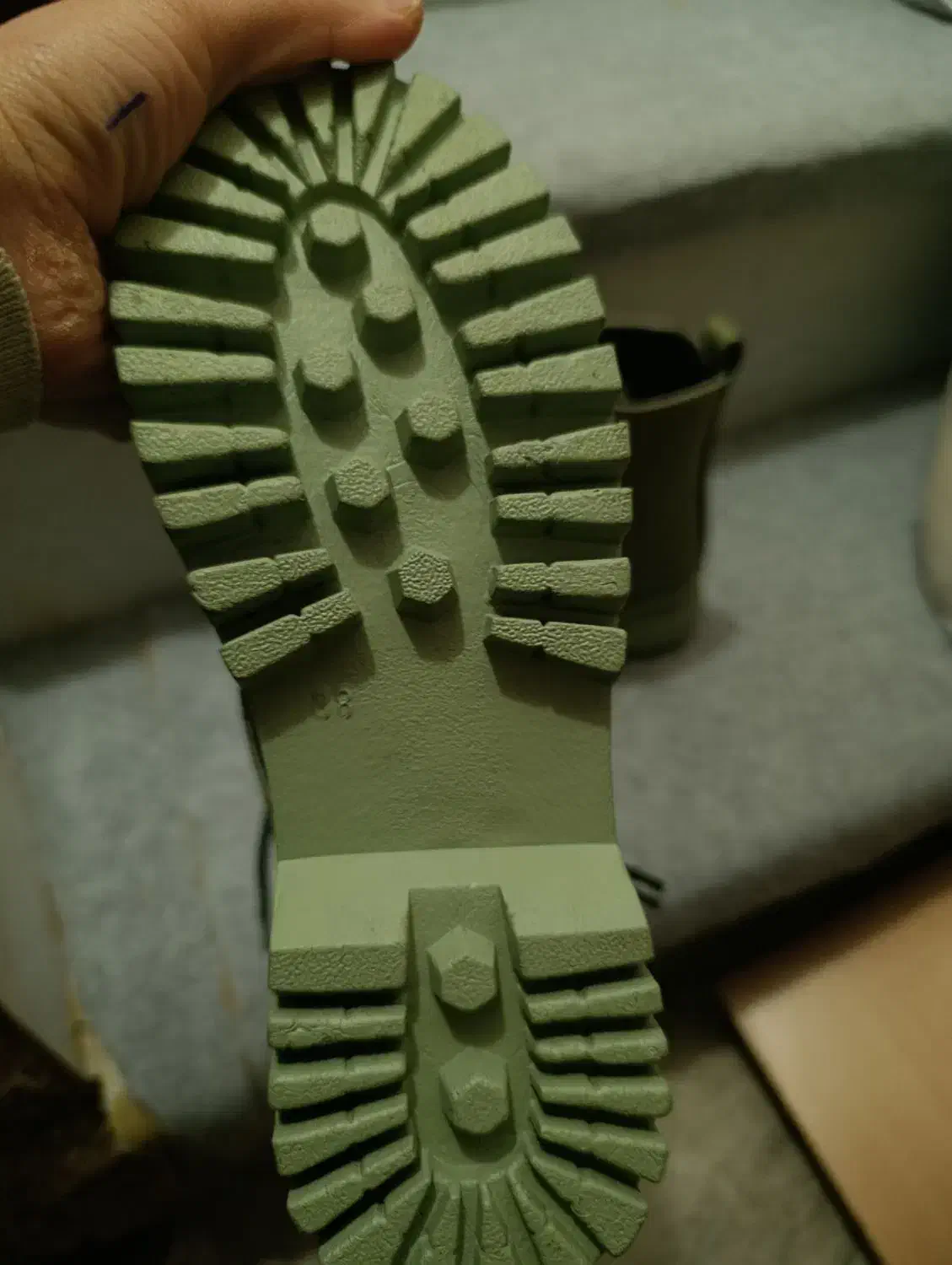 نیم بوت|کیف، کفش، کمربند|شیراز, تندگویان|دیوار