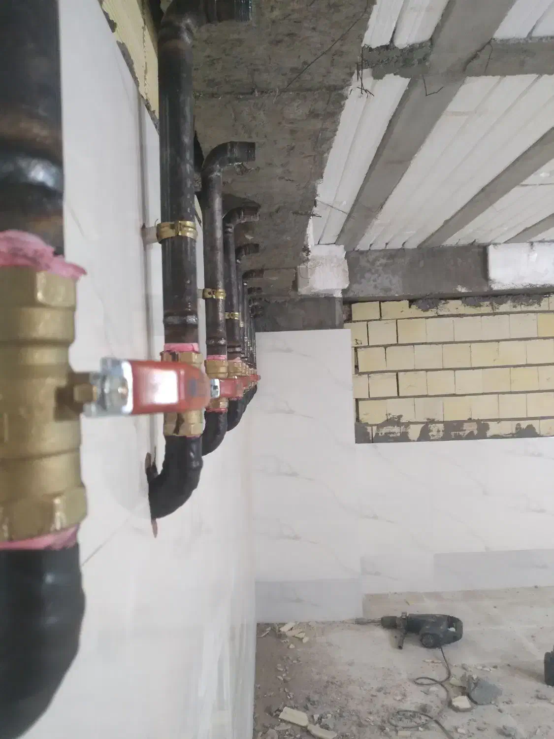 لوله  کشی گاز روکار و توکار|خدمات پیشه و مهارت|میانه, |دیوار