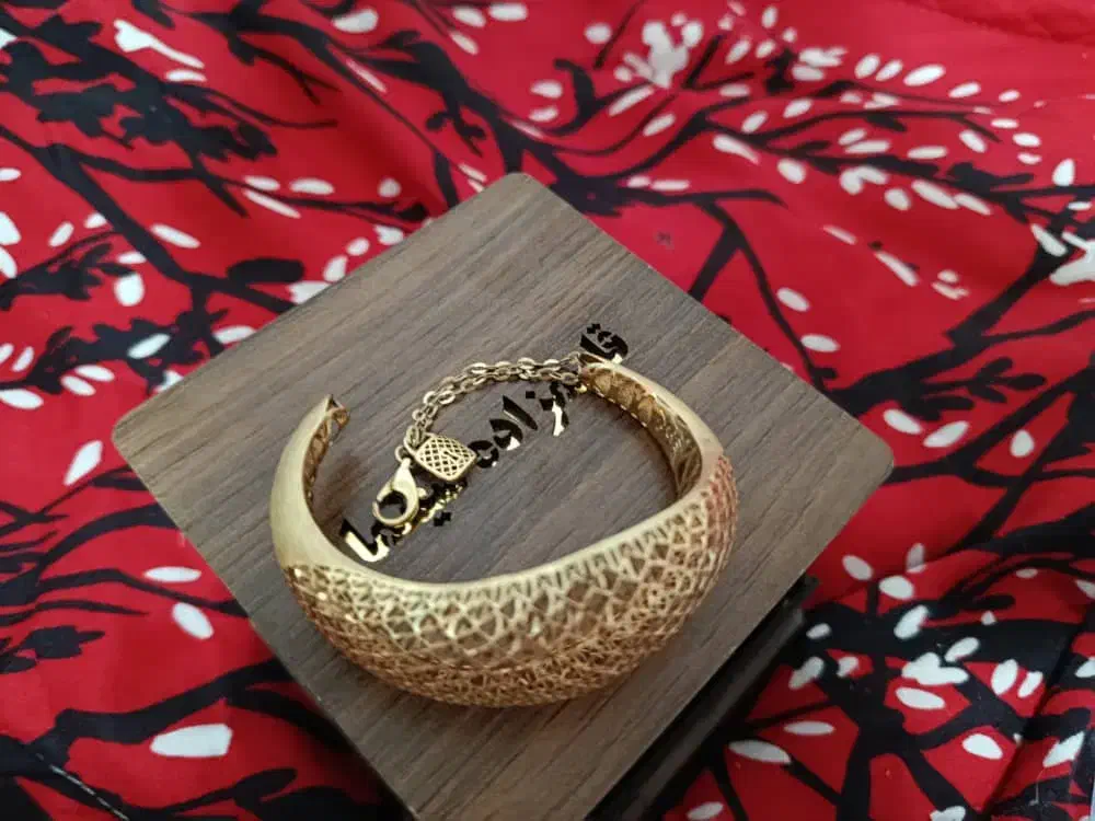 دستبند طلا|جواهرات|یاسوج, |دیوار