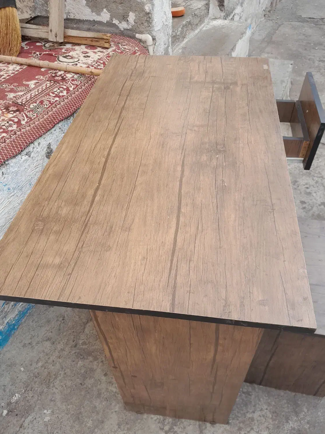 یک عدد میز  چوبی گشو دار ویک صندلی چوبی|میز تحریر و کامپیوتر|رشت, شالکو|دیوار